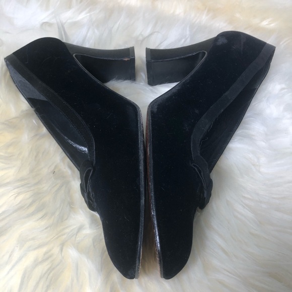 Stuart Weitzman Black Velvet Satin square toe pump - Picture 3 of 7